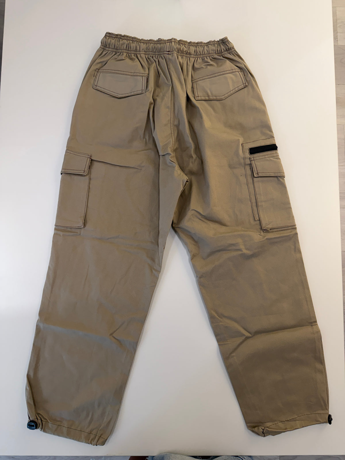 Pantalón Cargo Jogger Beige Hilo Café