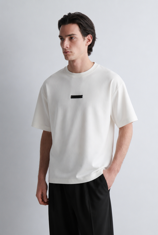Camiseta Essentials Logo Rectángulo Blanco